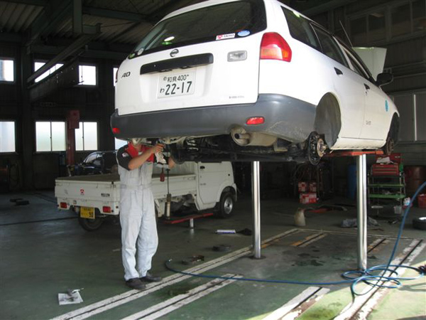 日東運輸（株） 整備工場