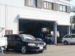 自動車鈑金塗装・車検　藤本自動車